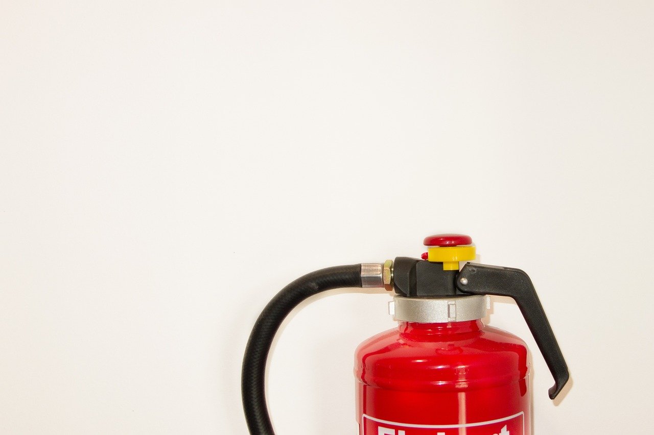 fire-extinguisher-502891_1280